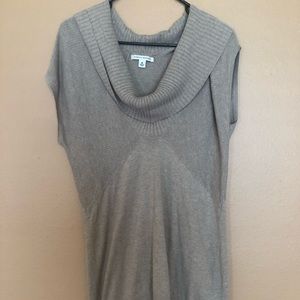 Lovely Banana Republic sweater dress or top
